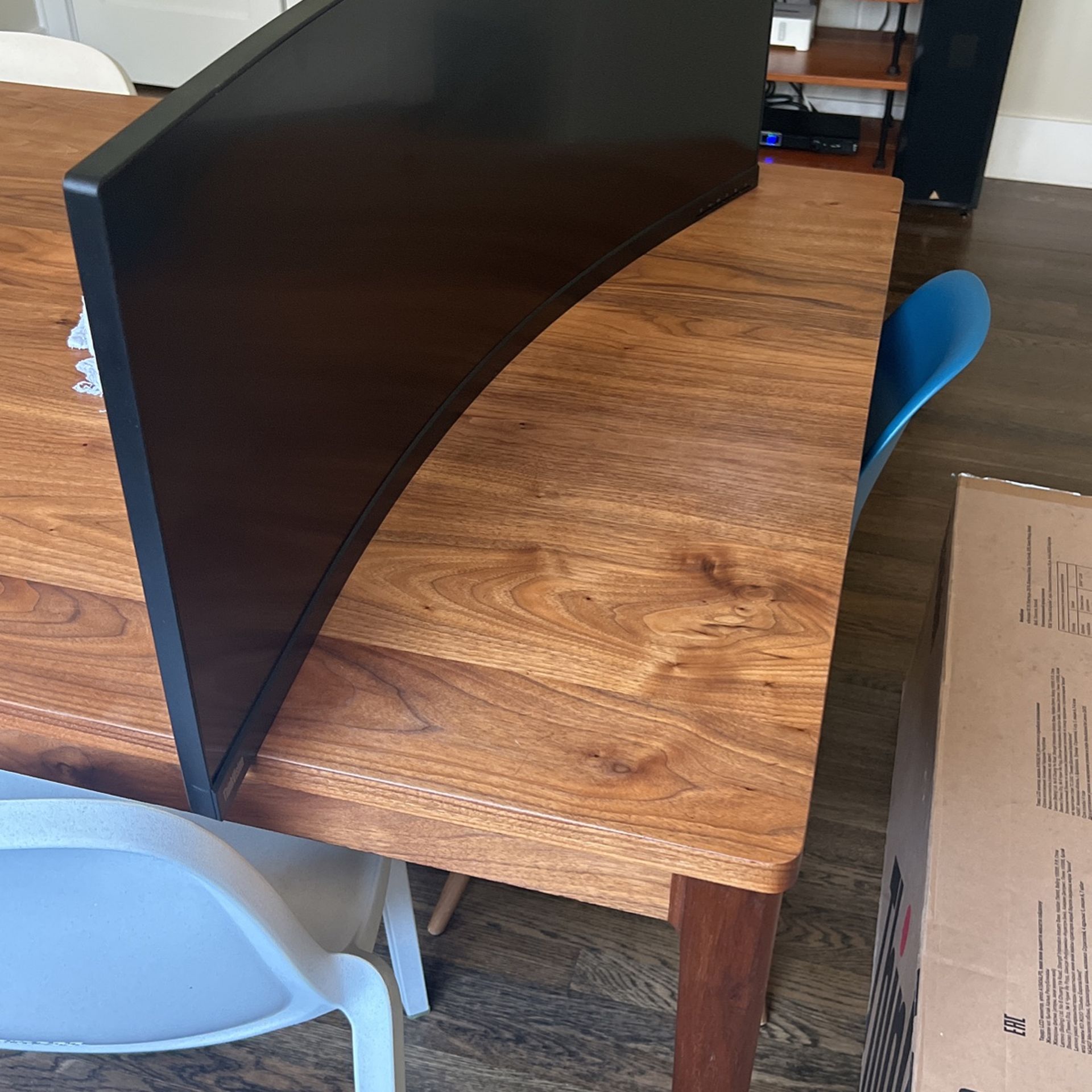 44” Curved Monitor - ThinkVision P44w-10