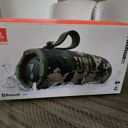 JBL Charge 6 Like New in Box (Newest Model)