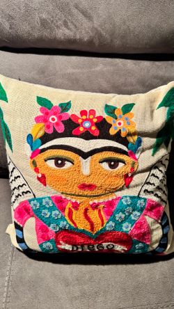 Pillow,  Girl