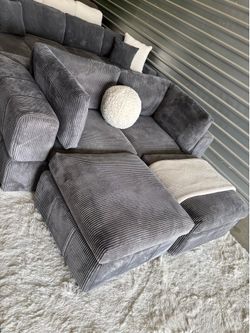 LIKE NEW 4pc modular sofa couch (DELIVERY AVAILABLE)