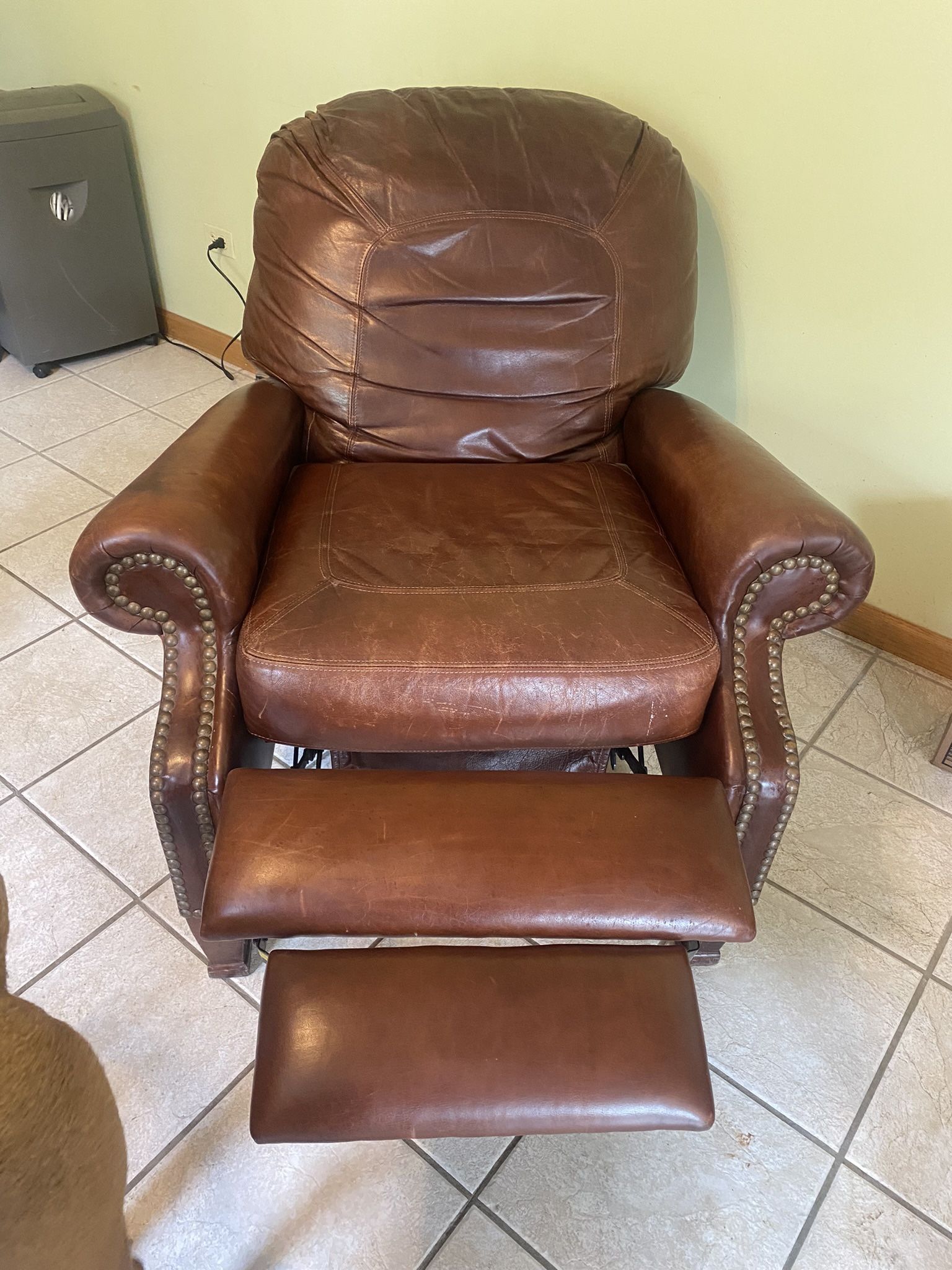 Used leather recliner deals