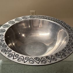 Wilton Armetale Reggae Extra Large 14.5” Round Serving Bowl Food Safe