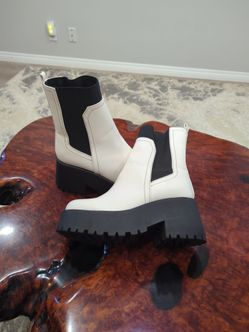 Soda Women White Platform Chelsea Boots Chunky Lug Sole Ankle Booties Size 9