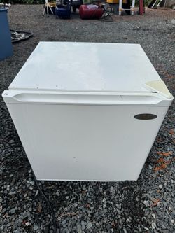 Haier Mini Fridge