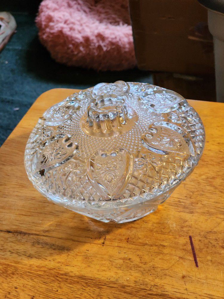 Vintage Large Glass Lidded Candy bowl From the 1950s. Excellent condition Pick up only.