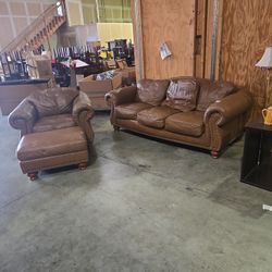 Very Nice Thomasville Sofa, And Chair Set