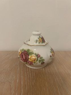 Fine Bone China Cottage Rose Trinket Box with Lid