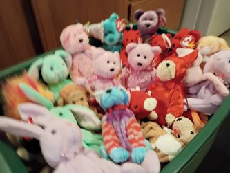 (Rare Beanie Babies) Full Tote Filled With 100+ Random Collectible Ty Beanie Babies
