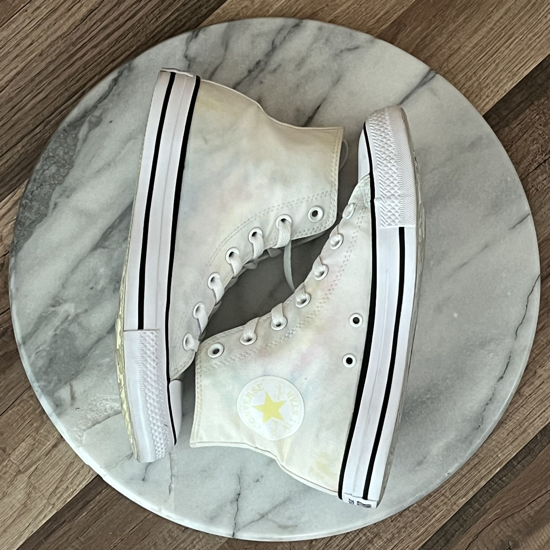 Woman’s Size 8 High Top Converse Size 8 Tie-dye PRICE IS FIRM