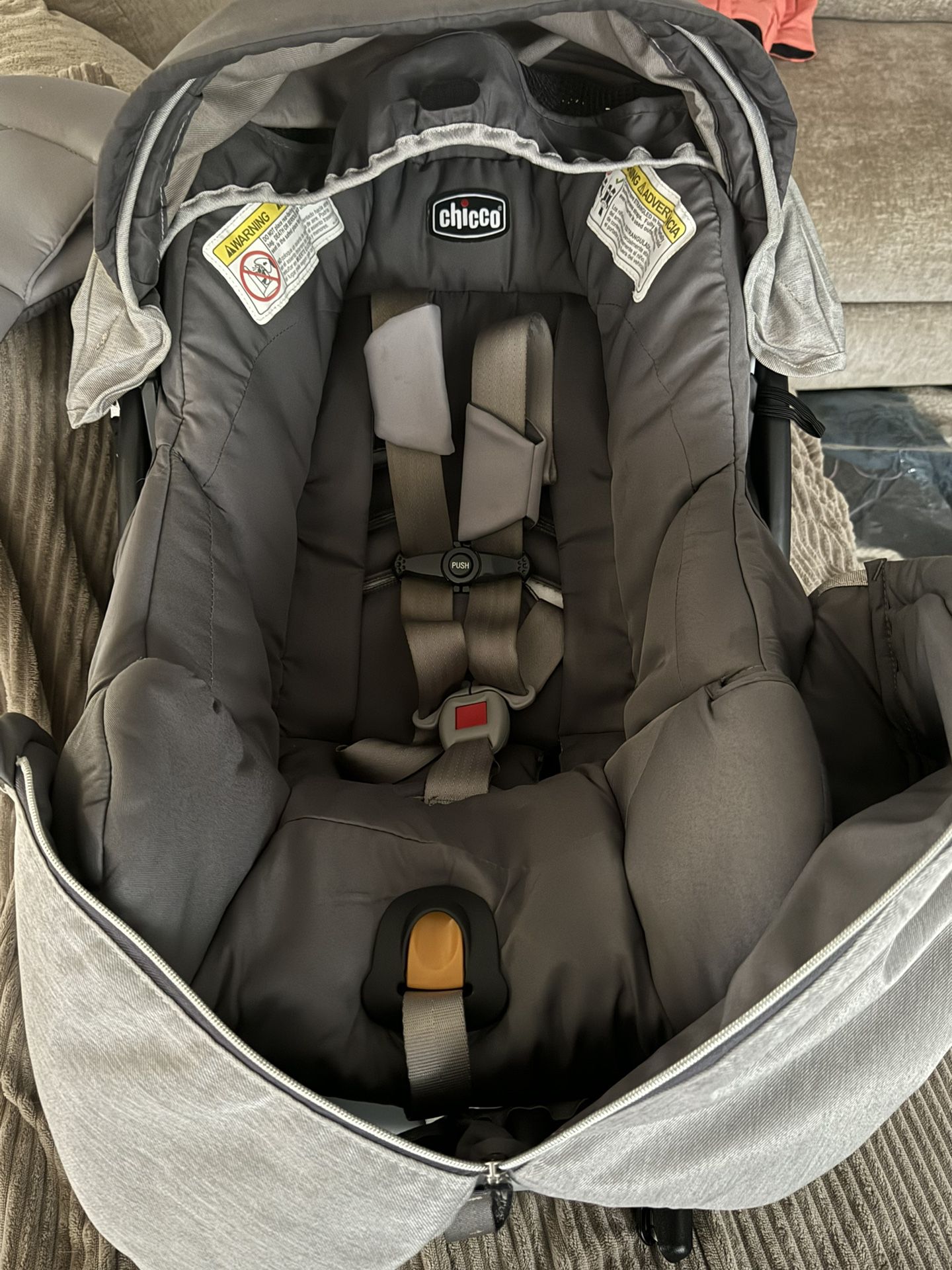 Chicco Keyfit 30 Infant Car Seat And Base W Infant Insert 