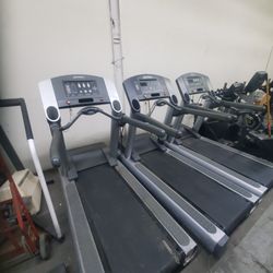 Life Fitness Treadmill 