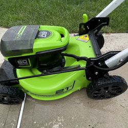 Greenworks Pro Mower + 2 Batteries + Charger