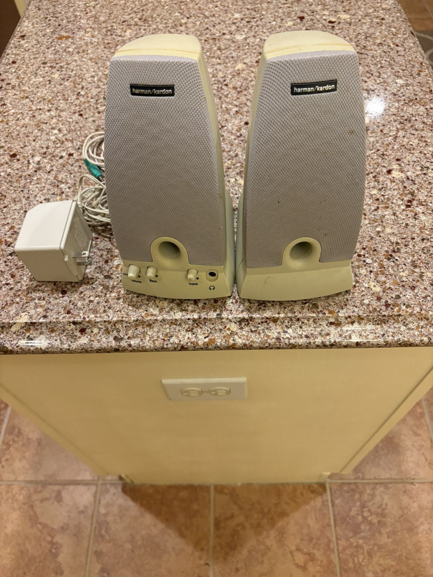 Harman / Kardon Speakers