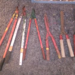 (3) HEDGE PRUNERS AND (3) GARDEN SHEERS

-ASKING JUST 35 OR BEST OFFER FOR ALL 6 TOGETHER
-TONS OF OTHER TOOLS FOR SALE AS WELL

THANKS!