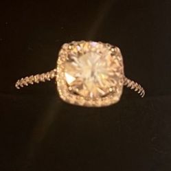 Stunning 2 Ct  Moissanite Ring Silver 