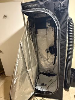 AC Infinity Grow Tent + Lights + Fan. Full setup