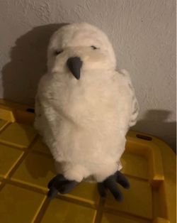 11in. Wizarding World Of Harry Potter Owl Hedwig Hand Puppet Swivel Head Plush Toy And Makes Bird Sounds.