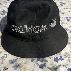 Addidas Bucket Hat