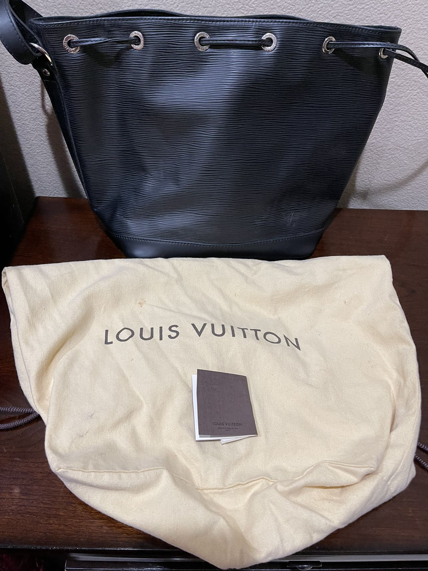 Louis Vuitton Noe Bag In Black - Authentic With Dustbag Included