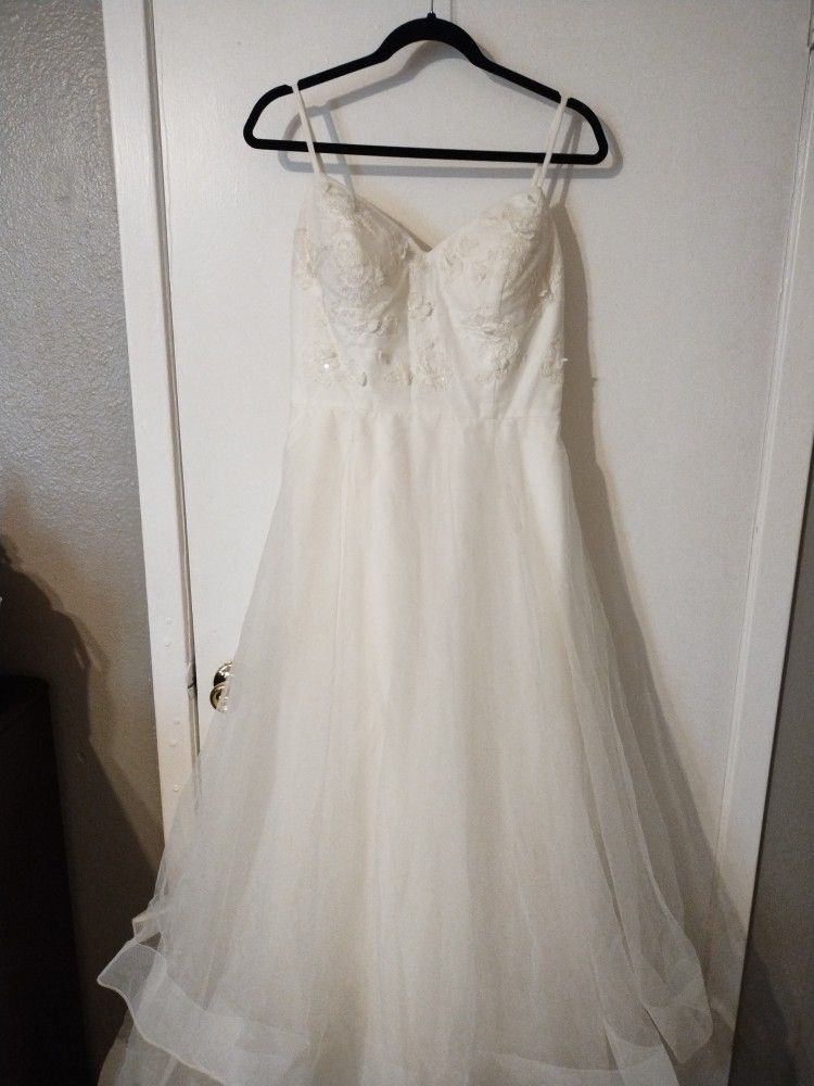 Wedding Dress -serious Inquiries Only Need Gone ASAP 