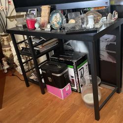 Black Desk