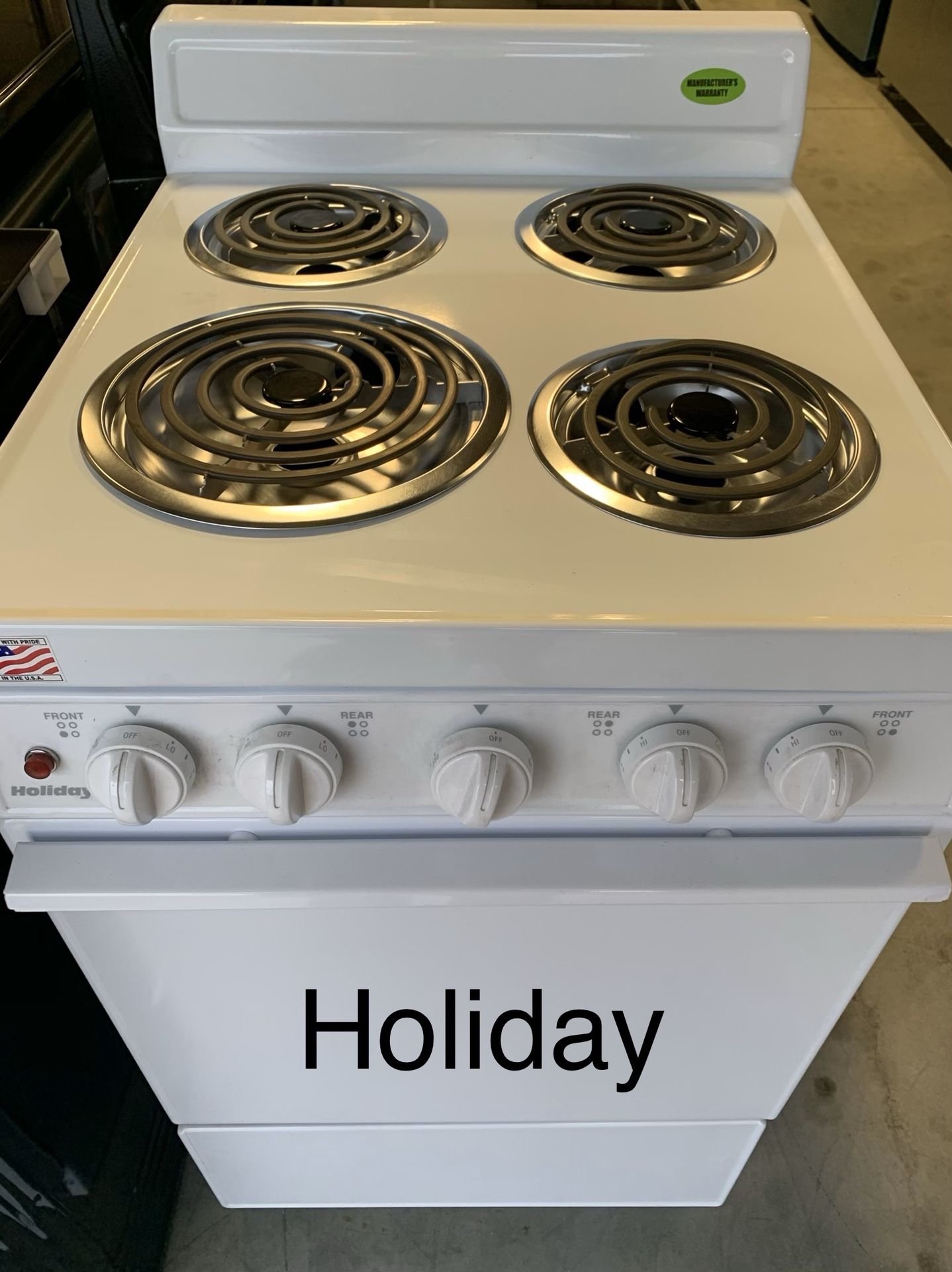 BRAND NEW HOLIDAY 24” ELECTRIC COIL FREESTANDING RANGE OVEN