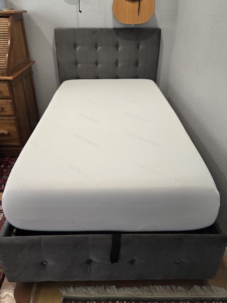 Twin Bed With Hydraulic Lift Storage