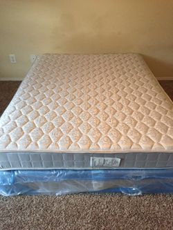 NEED GONE TONIGHT! MOVING TOMORROW! DOUBLE SIDED PILLOWTOP MATTRESS! BRAND NEW