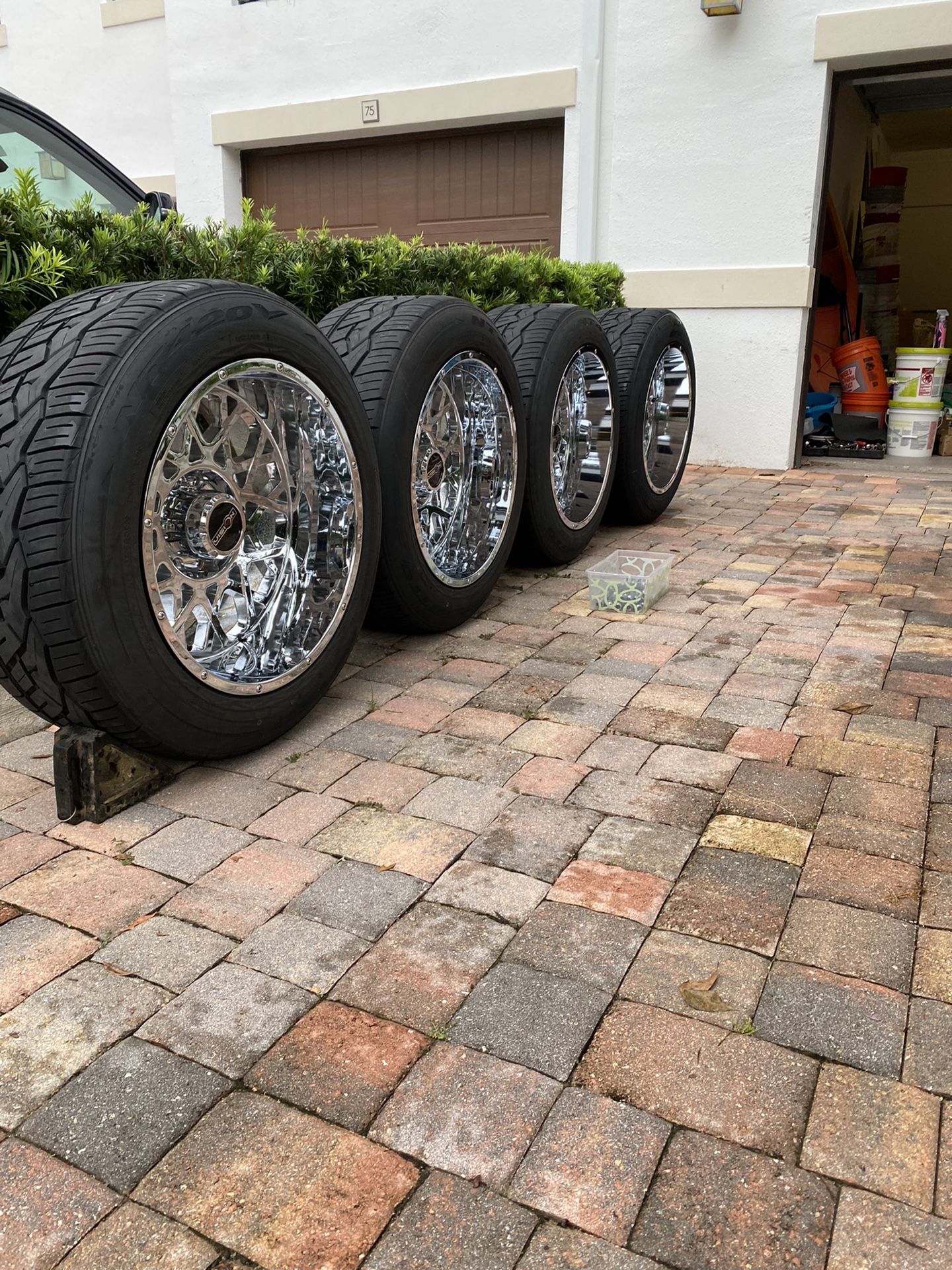 22x12-vision-wheels-and-nitto-420v-305-50-r22-8x170-for-sale-in-delray