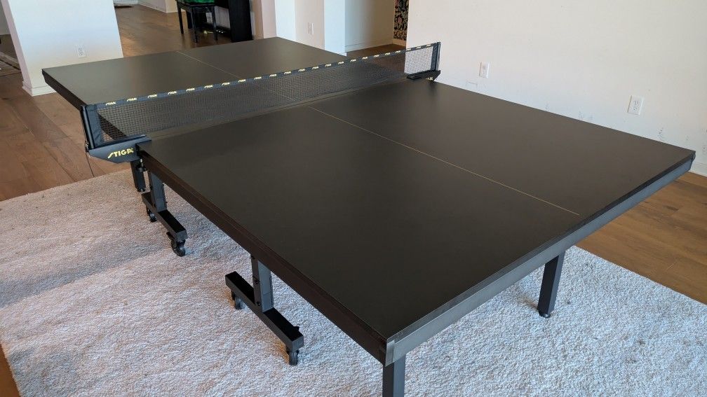 Stiga Onyx Ping Pong Table