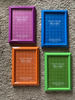 4 Picture Frames - 4x6