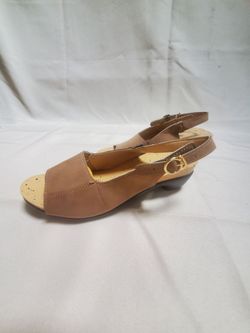 Women's sandals 4 pairs available