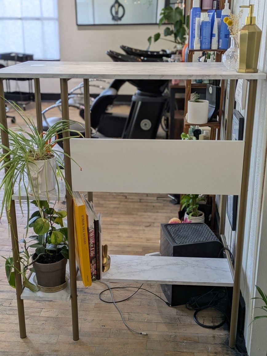 Standing desk