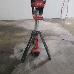 Milwaukee STAND UP LIGHT Battery Or Plug Tool Only Firm $120