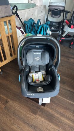 Uppababy Mesa Car seat