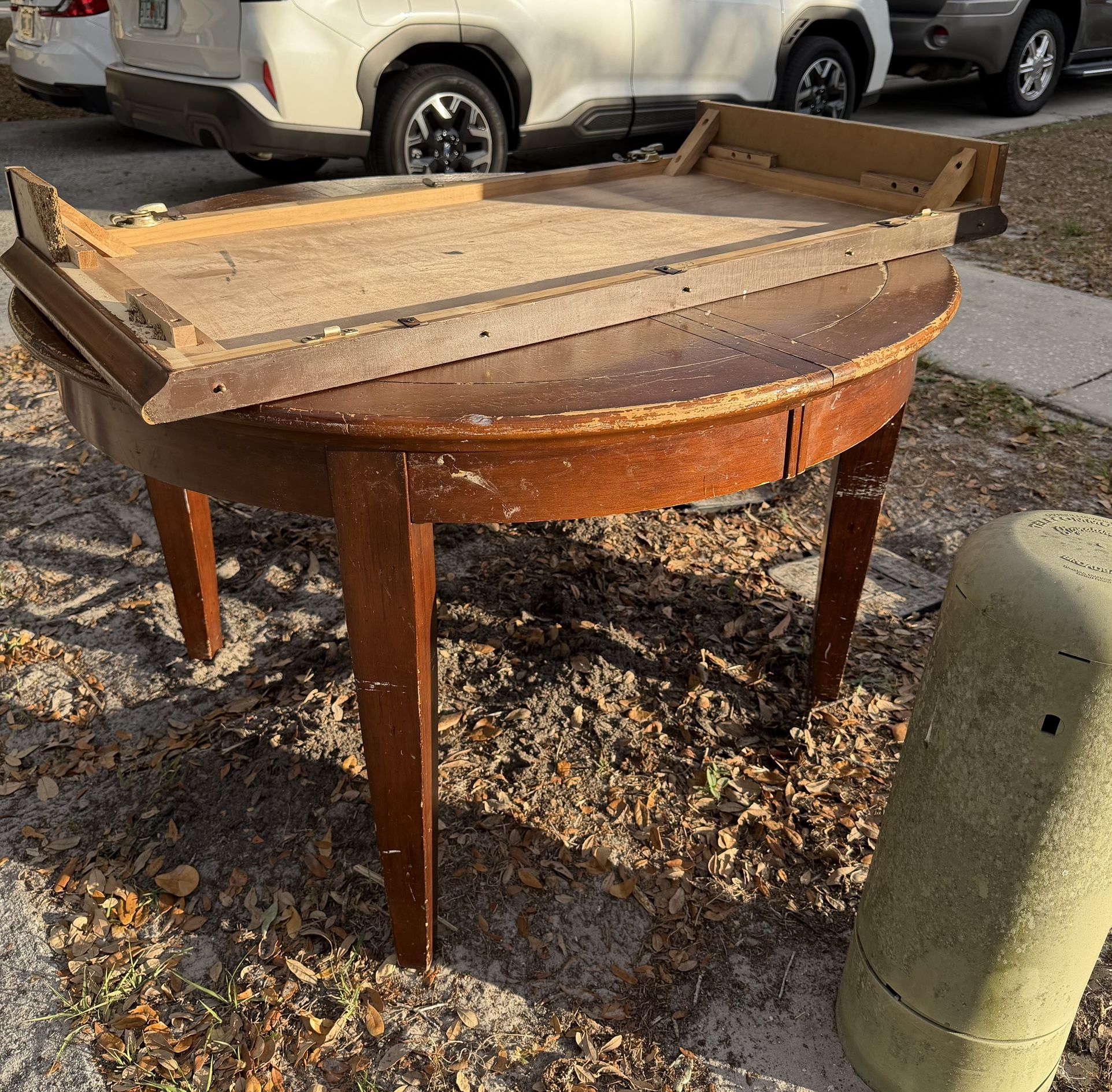 Free Dining Table