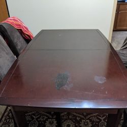 Dania Dining Table With 4 Chairs