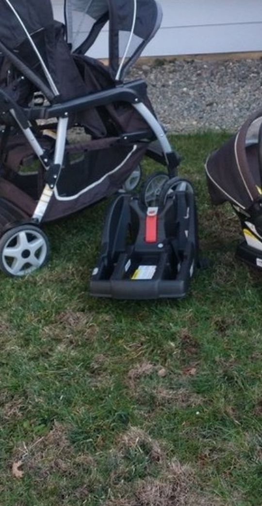 Graco Double Stroller And Car Seat With Extra Base