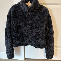 Lululemon Scuba Oversized Sherpa 1/2 Zip Cropped Pullover  Excellent condition!
