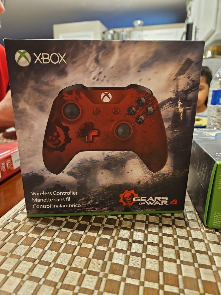 Gears of War Xbox One Controllers