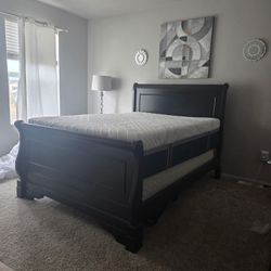 Full Size Bed With Mattress & Box spring 