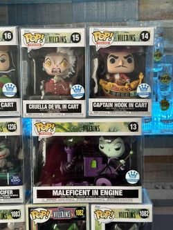 Lot Funko Pop! Disney Villains and Blacklight Funko, HT, Target & D23 Expo  2022 for Sale in Katy, TX - OfferUp