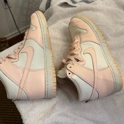 Nike shoes size 8 women’s