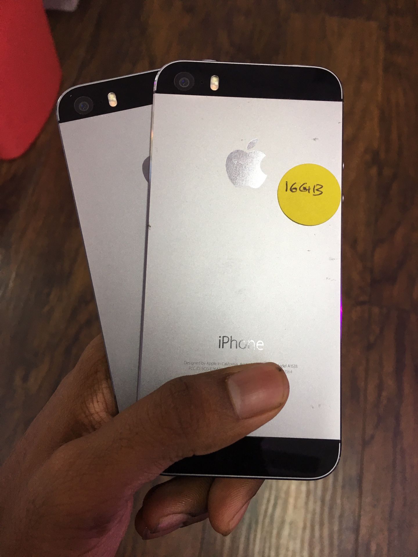 iPhone 5S 16gb Factory Unlocked Excellent Condition With Free Charger