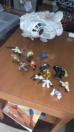 Star Wars hasbro with figurines