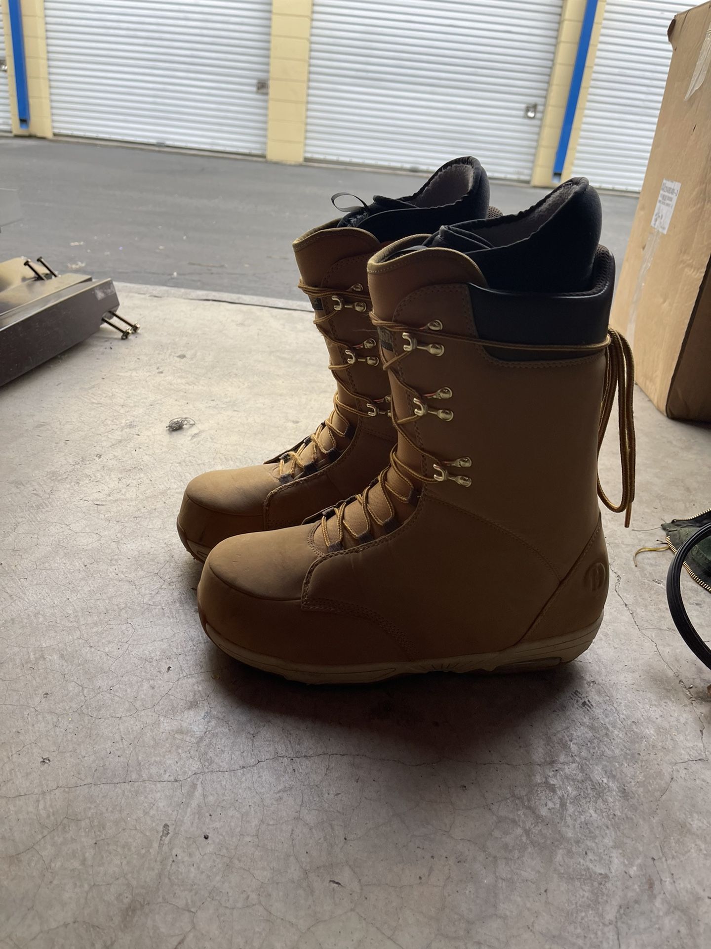 NEW Burton Boxer Snowboard Boots 11.5 Mens Wheat/Tan