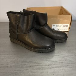 Women Ugg Mini Leather Boot 