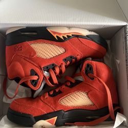 woman 7.5 Dunk On Mar Jordan 5’s 