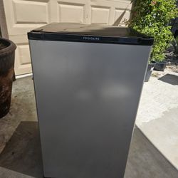Frigidaire Mini Fridge