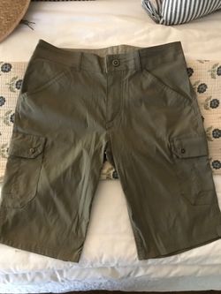 KUHL SHORTS Size 32 waist like new